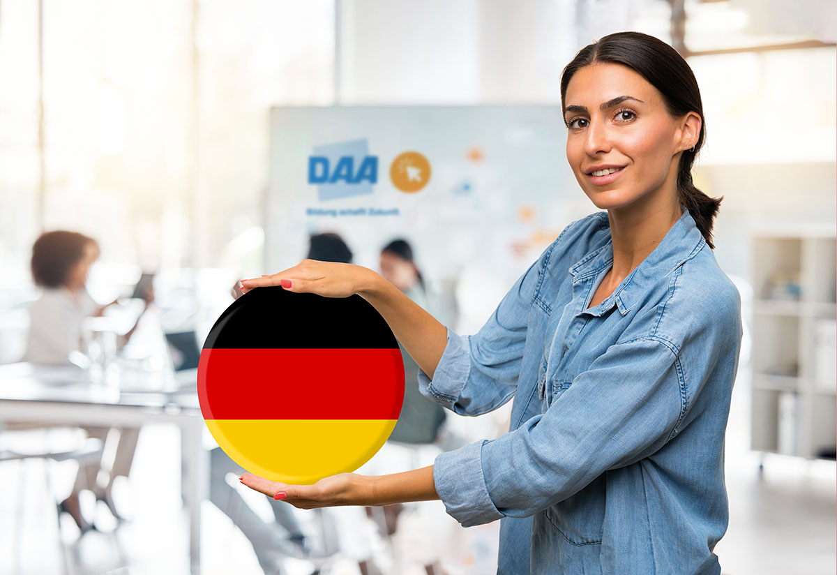 junge Frau lernt Deutsch für kaufmännische Berufe